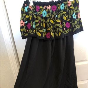 JUDITH MARCH off the shoulder black blouse w/ embroidered ruffle LARGE